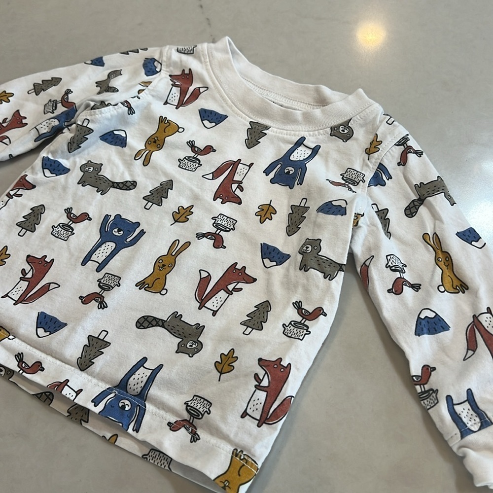 Carter's baby t shirt, never worn, 9 months. - Picture 2 of 4